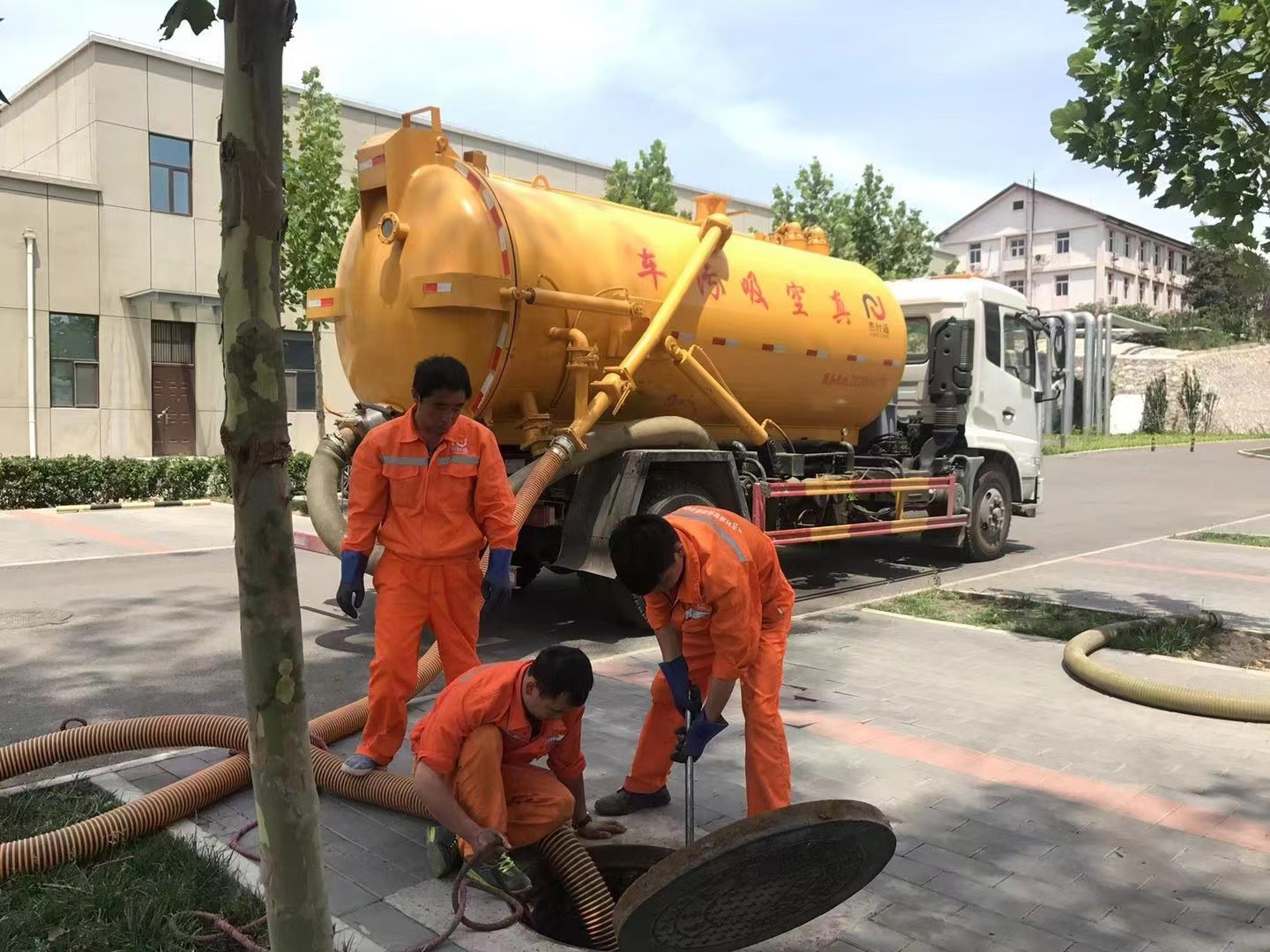 白山化粪池清理与5-8吨吸粪车施工效率分析